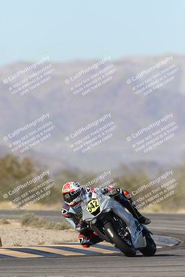 media/Dec-04-2025-Racers Edge (Thu) [[5ebc9f124d]]/3-B Group/1-Session 1 (Turn 7)/